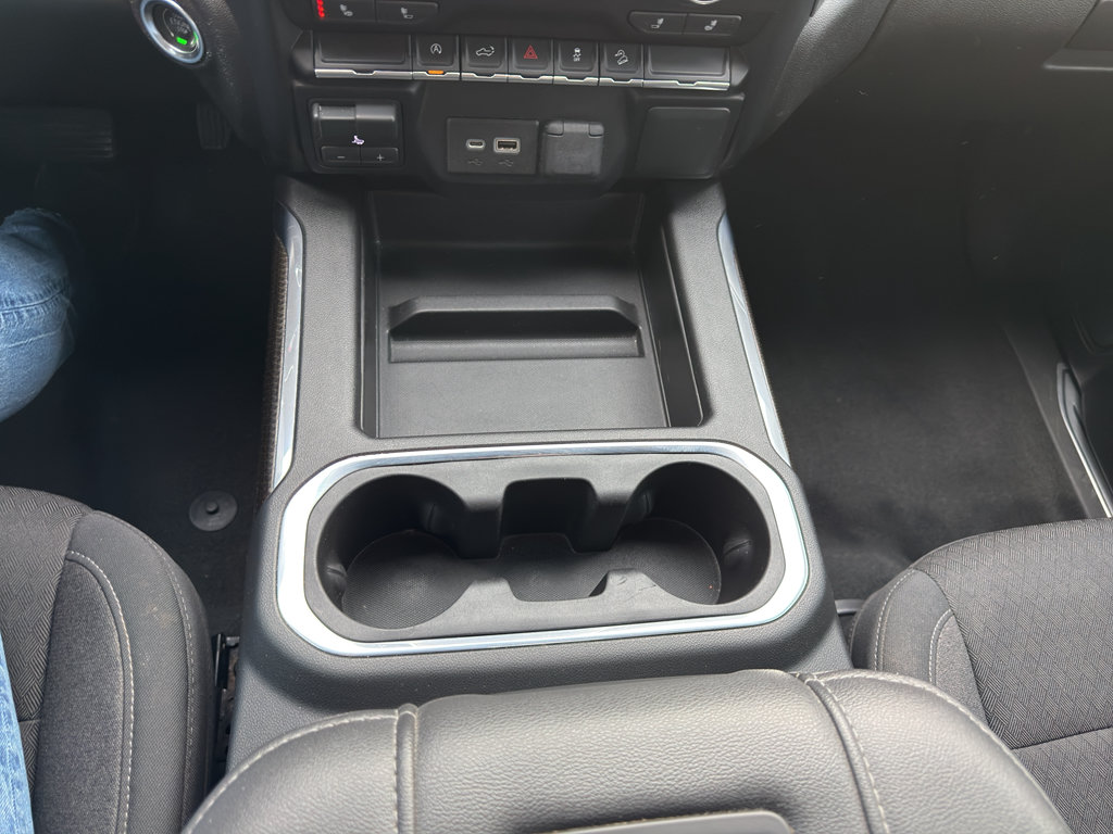 Used 2021 Chevrolet Silverado 1500 RST w/ LPO, Blackout Package AWD/4WD image 13