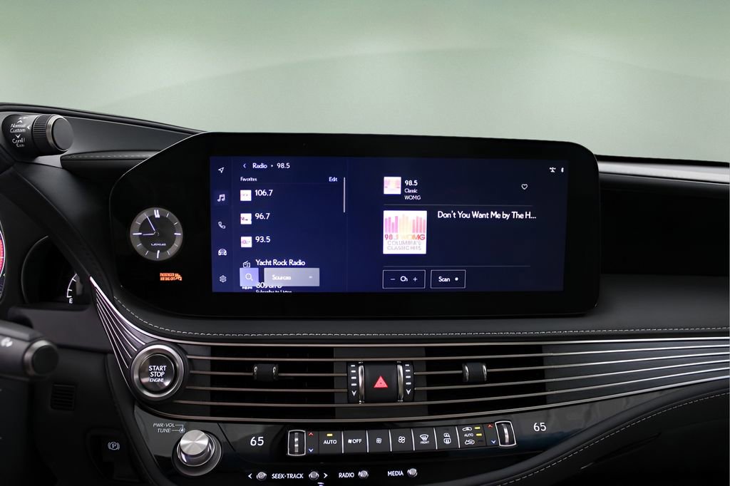 Used 2023 Lexus LS 500 w/ Interior Upgrade Package image 21