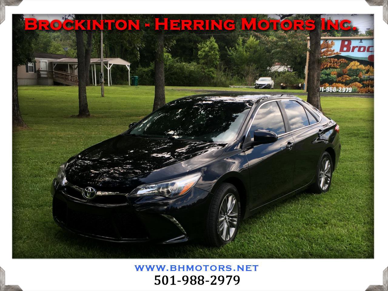 Used 2017 Toyota Camry SE image 1
