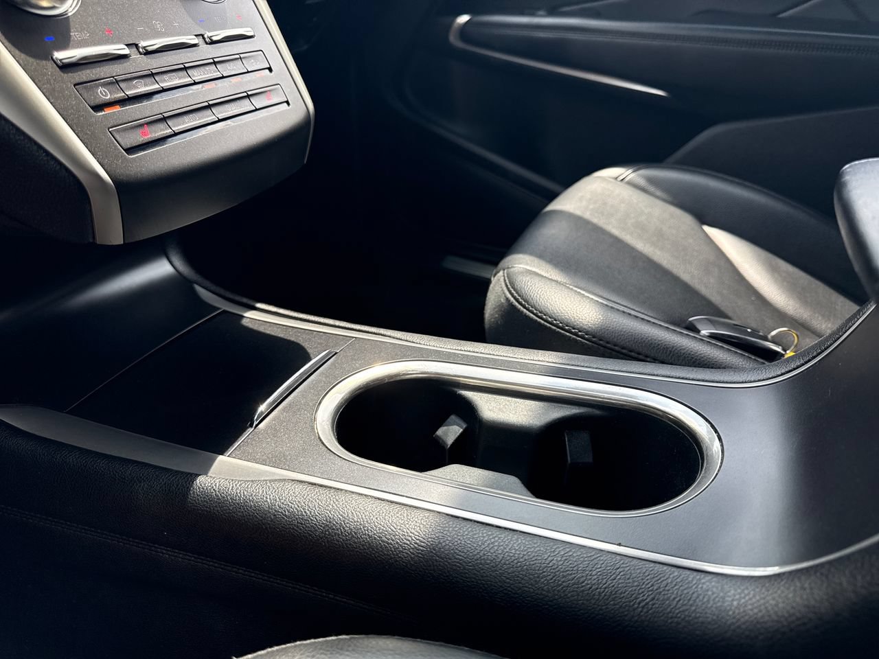 Used 2019 Lincoln MKC Premiere FWD image 23