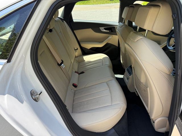 Used 2022 Audi A4 2.0T Premium Plus AWD/4WD image 17