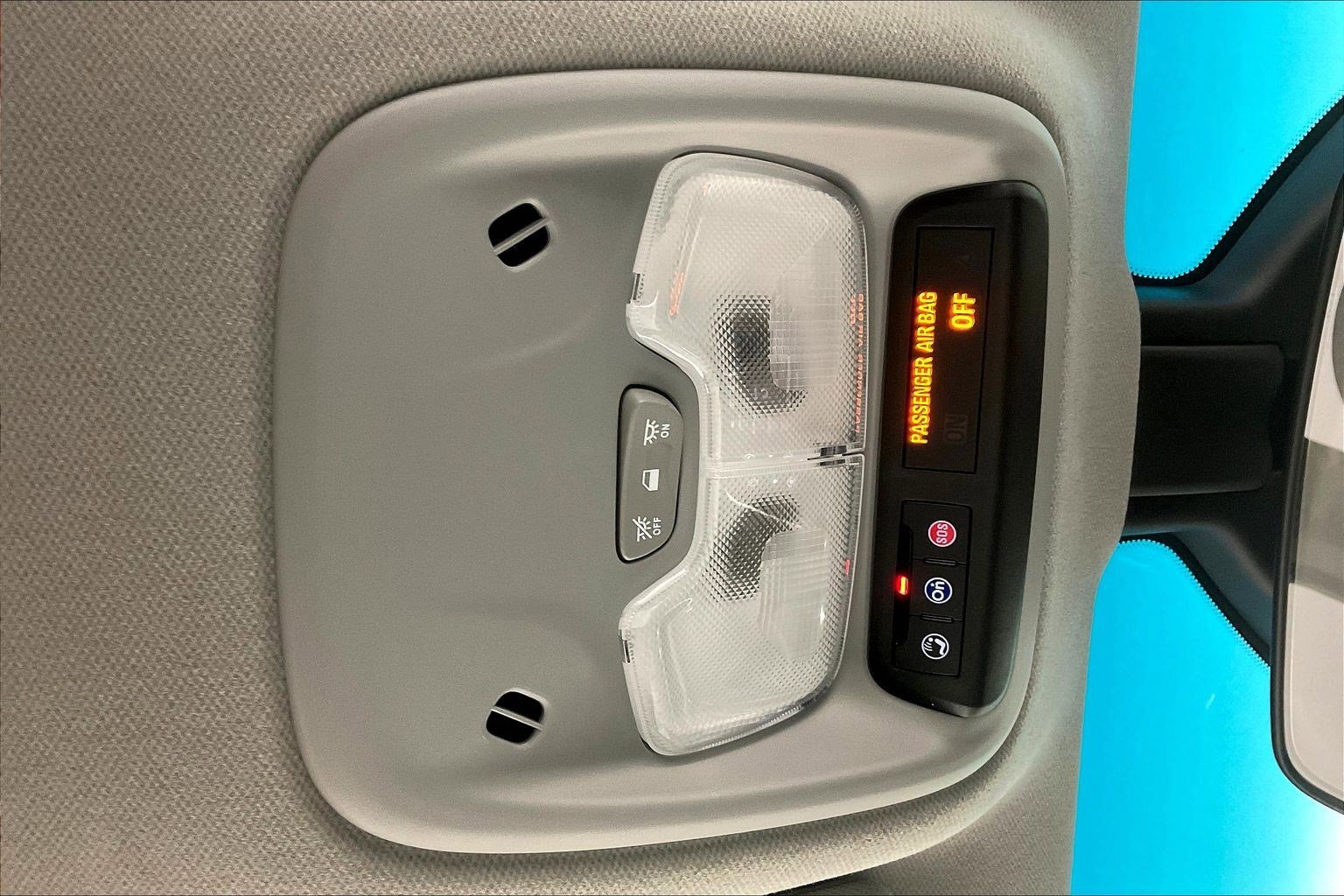 Used 2022 Chevrolet Bolt LT FWD image 34