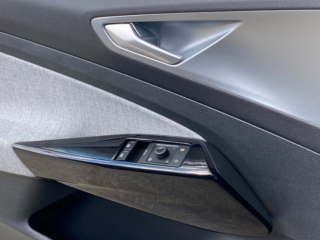 Certified 2023 Volkswagen ID.4 Pro image 17
