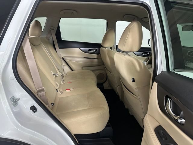 Used 2016 Nissan Rogue SV w/ SV Premium Package image 37