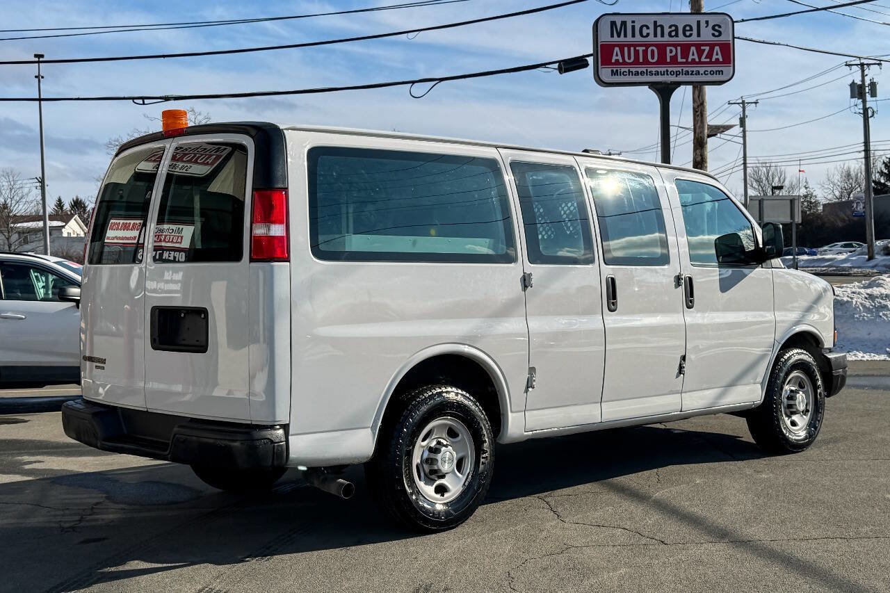 Used 2016 Chevrolet Express 2500 image 4