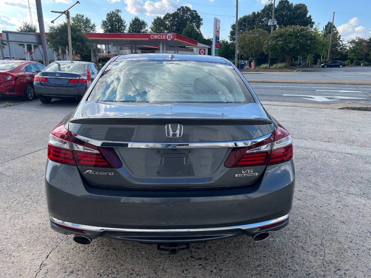 Used 2016 Honda Accord Touring image 5