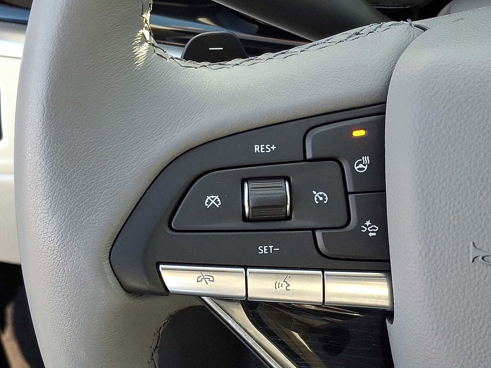 Used 2025 Cadillac XT6 Premium Luxury w/ Technology Package image 22