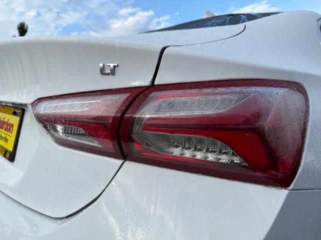 Used 2021 Chevrolet Malibu LT FWD image 11