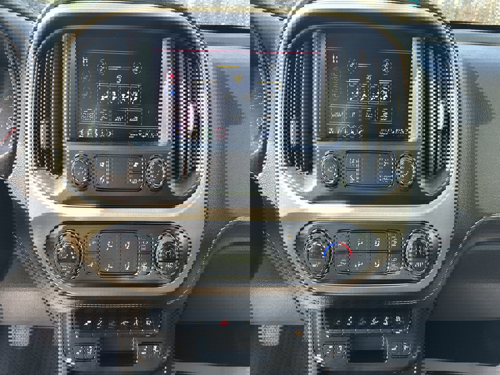 Used 2022 GMC Canyon Denali w/ Denali Black Edition Package image 19