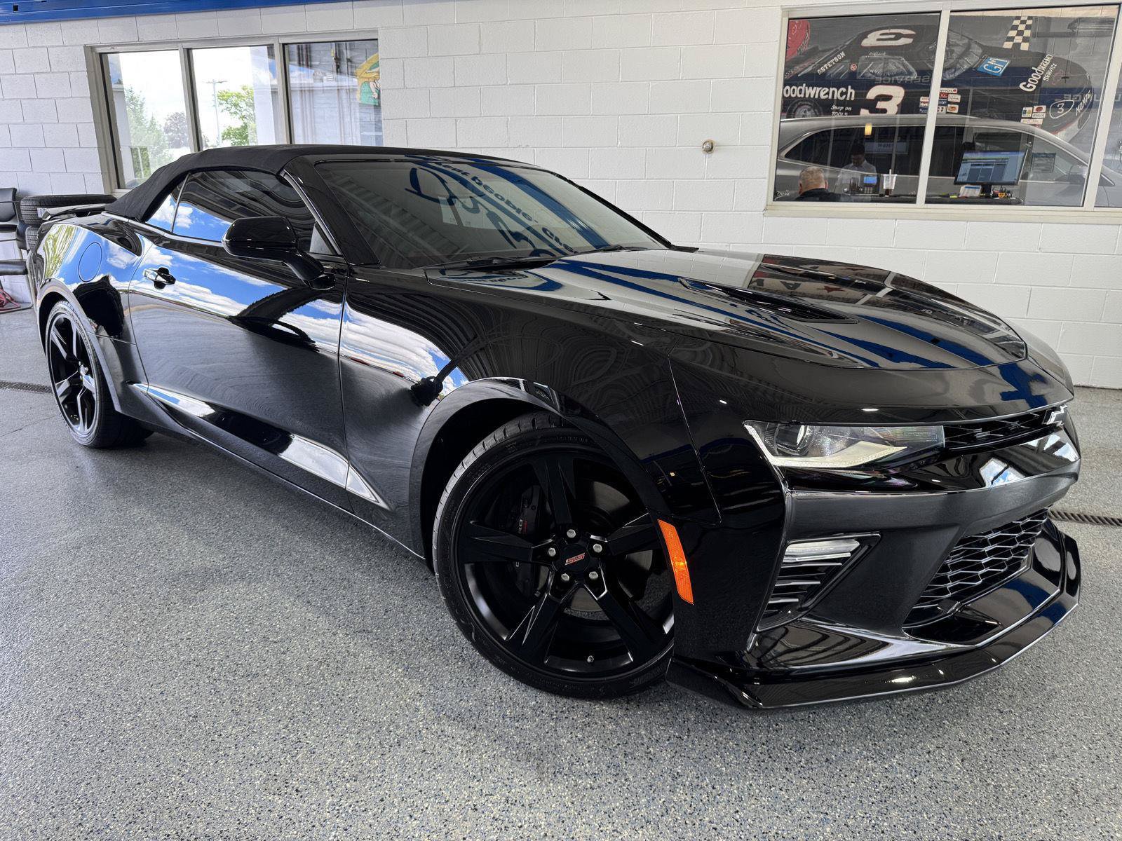 Used 2017 Chevrolet Camaro SS RWD image 2
