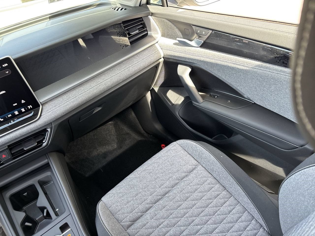 New 2026 Volkswagen Tiguan S AWD/4WD image 12