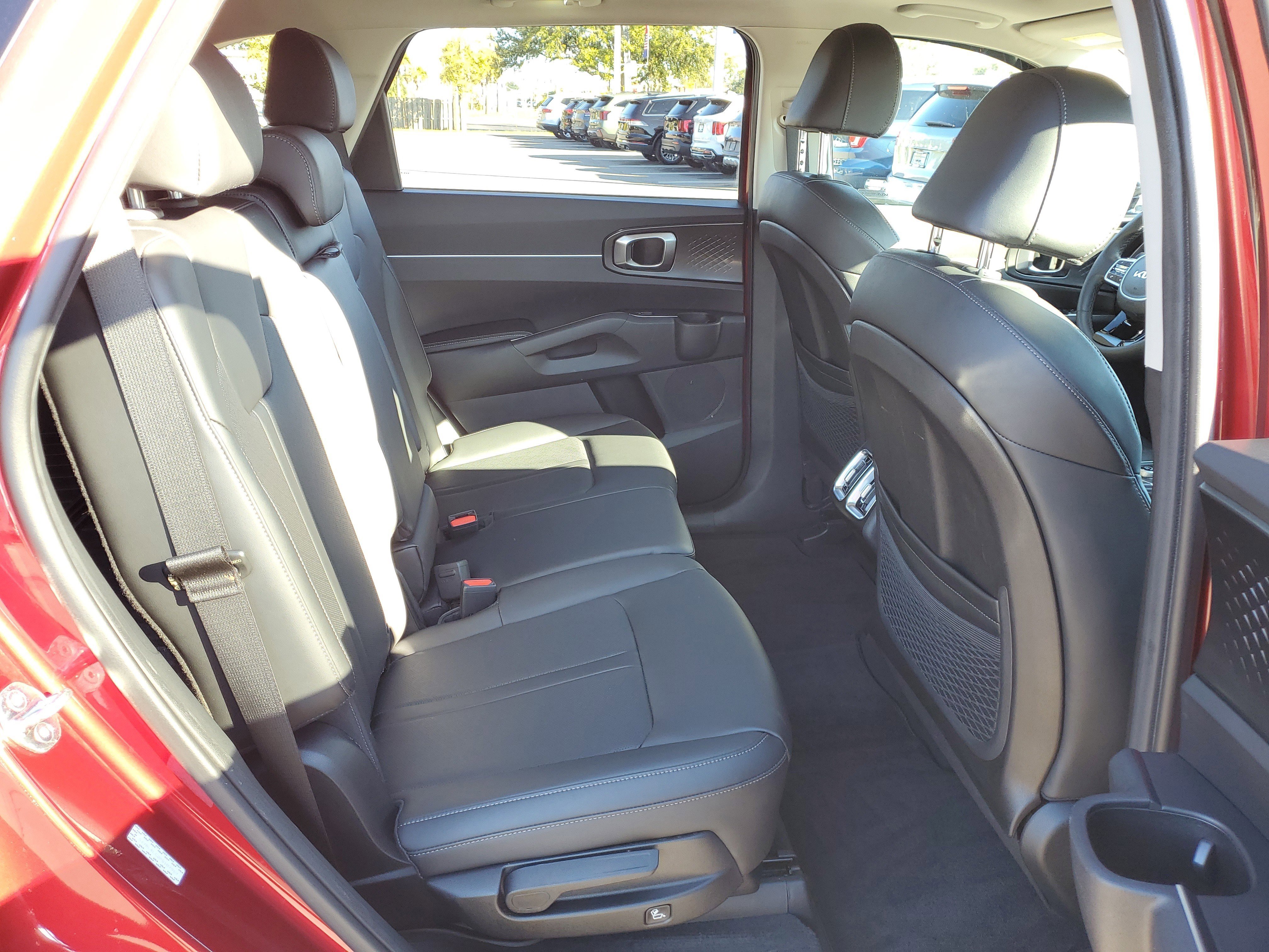 Certified 2023 Kia Sorento S w/ Panoramic Sunroof Package image 12