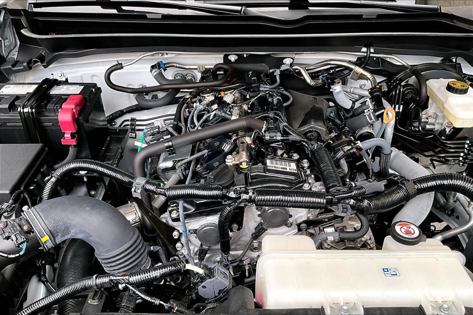 Certified 2024 Toyota Tacoma SR AWD/4WD image 32