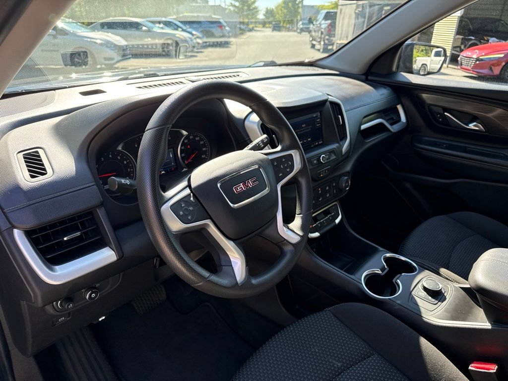 Used 2024 GMC Terrain SLE AWD/4WD image 17