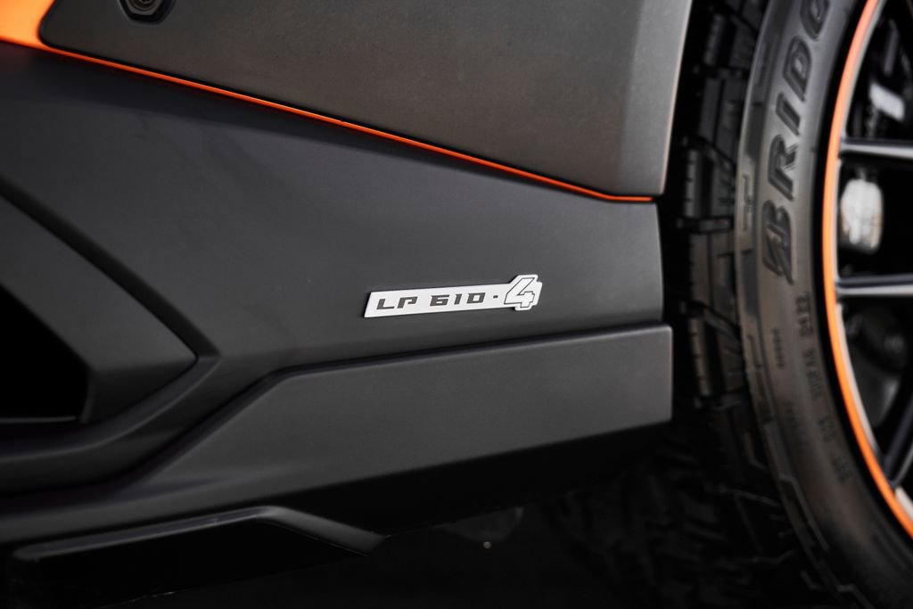 Used 2023 Lamborghini Huracan Sterrato image 13