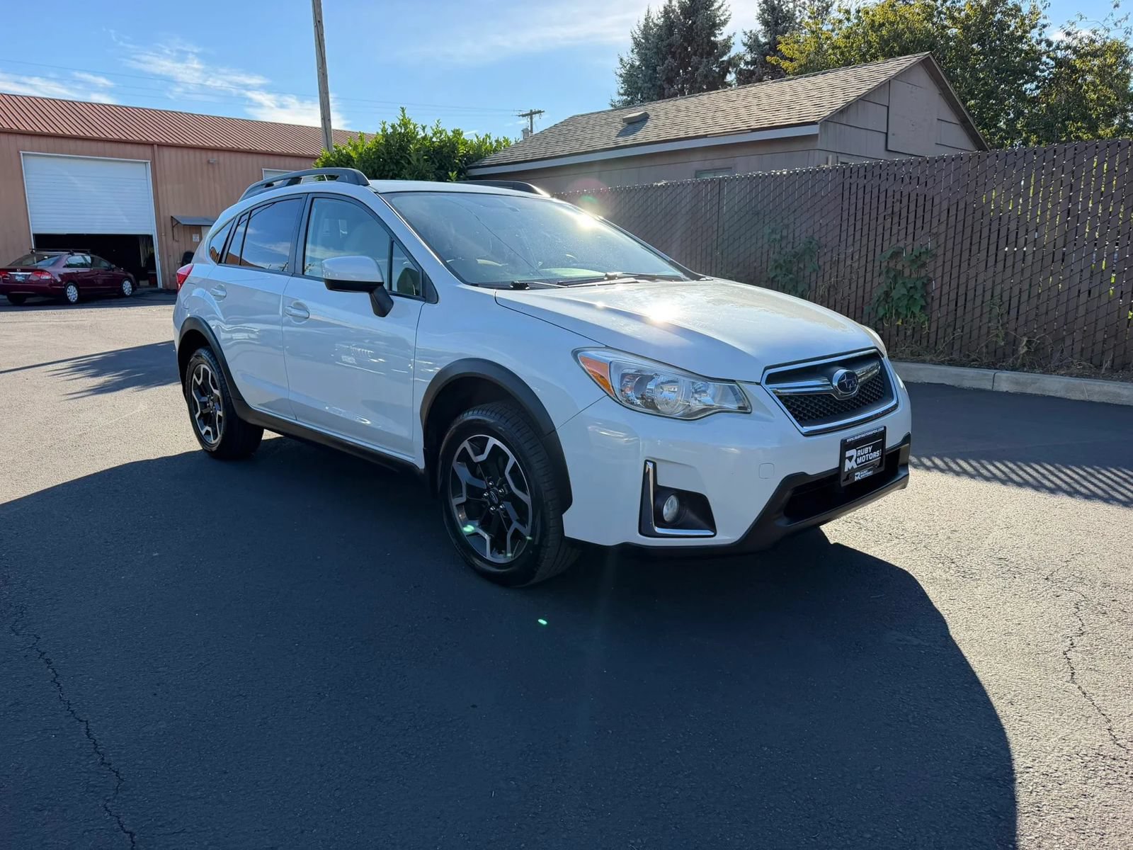 Used 2016 Subaru Crosstrek 2.0i Premium w/ Moonroof Package AWD/4WD image 3