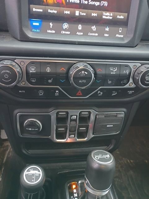 Used 2019 Jeep Wrangler Unlimited Sahara w/ Quick Order Package 24M Moab image 11