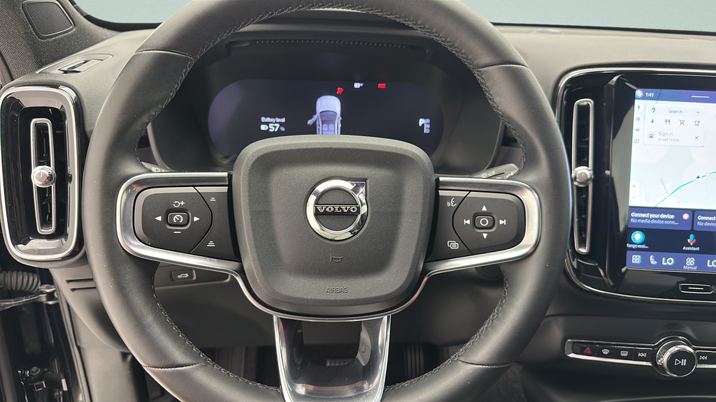 Used 2023 Volvo C40 Recharge Core AWD/4WD image 16