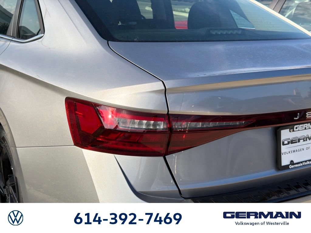 New 2027 Volkswagen Jetta SE FWD image 8