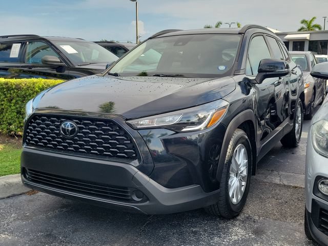 Used 2022 Toyota Corolla Cross LE w/ Moonroof Package FWD image 31