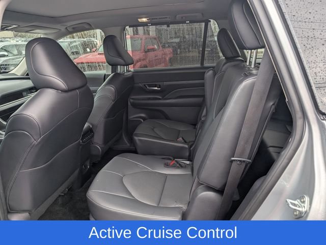 Used 2024 Toyota Grand Highlander XLE image 11