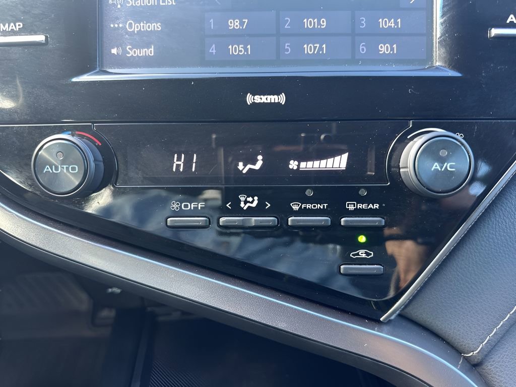 Used 2020 Toyota Camry SE image 18