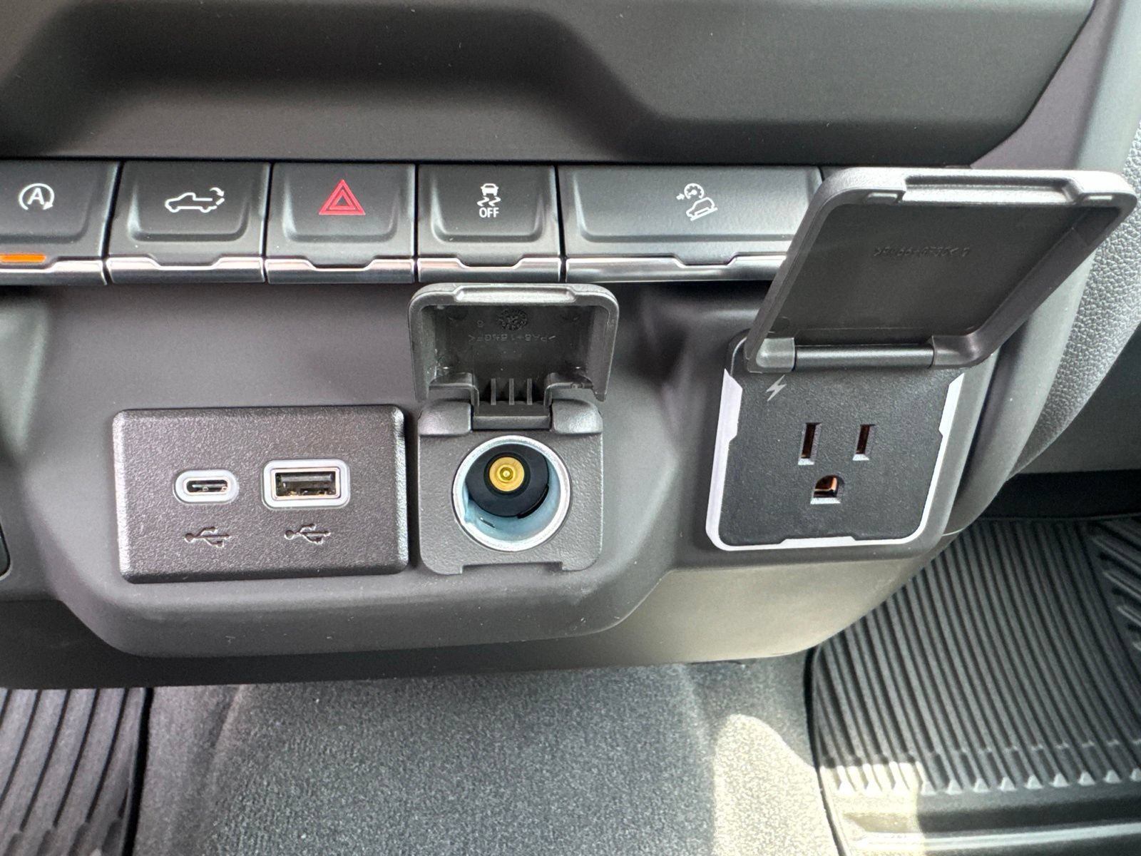 New 2026 Chevrolet Silverado 1500 Custom Trail Boss w/ Dark Appearance Package AWD/4WD image 25