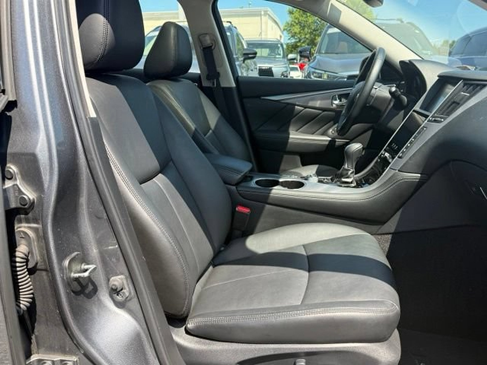 Used 2016 INFINITI Q50 3.0t Premium w/ Driver Assistance Package AWD/4WD image 24