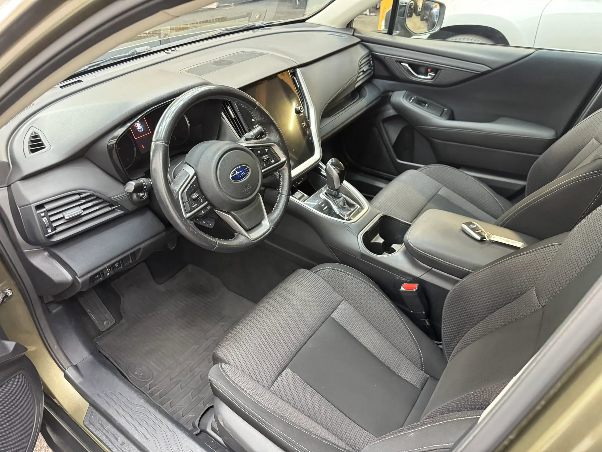 Used 2022 Subaru Outback Premium image 11