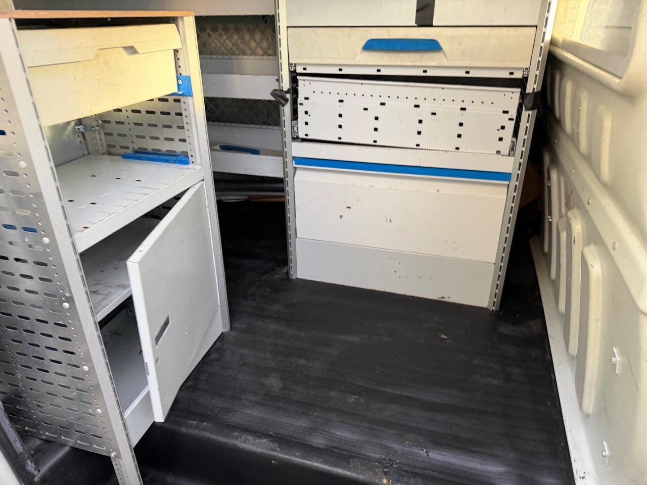 Used 2014 Chevrolet Express 2500 image 10