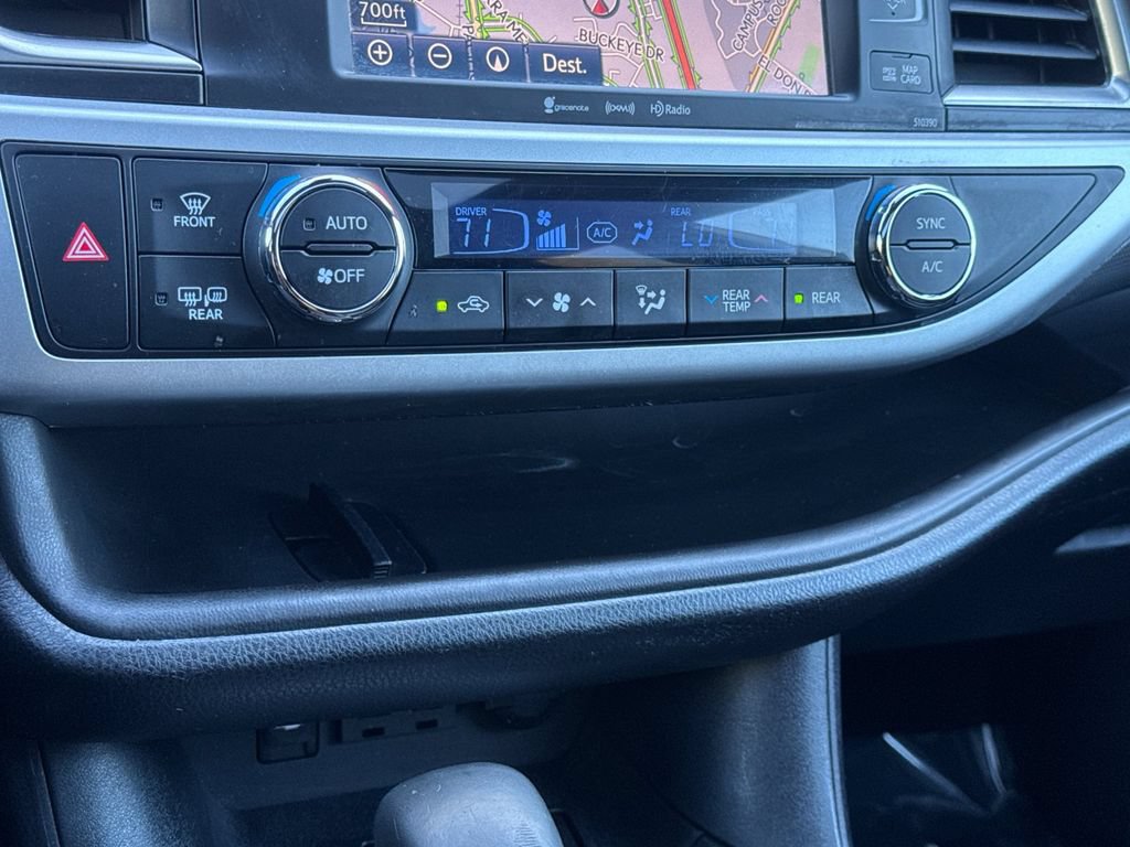 Used 2019 Toyota Highlander SE AWD/4WD image 27