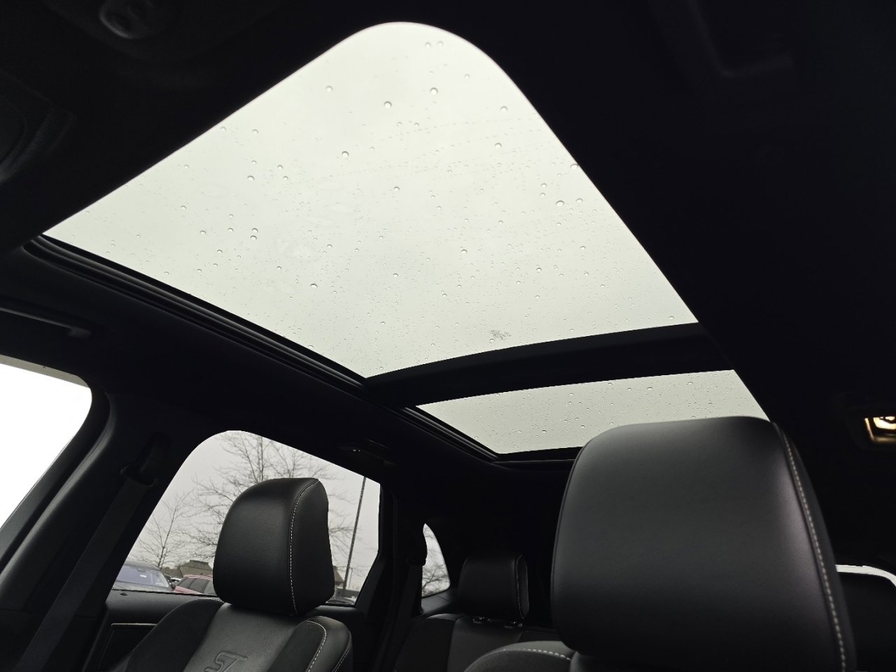 Used 2020 Ford Edge ST w/ Equipment Group 401A image 3