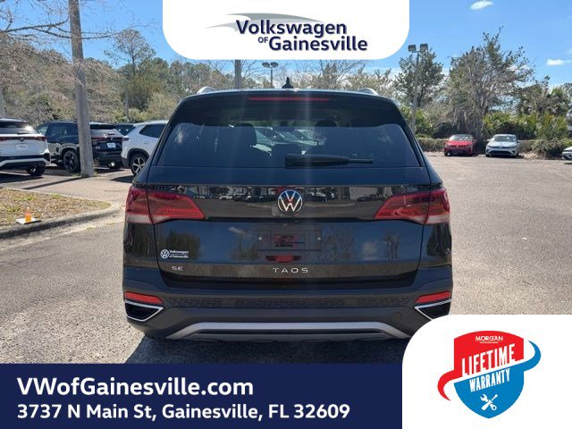 Certified 2024 Volkswagen Taos SE image 6