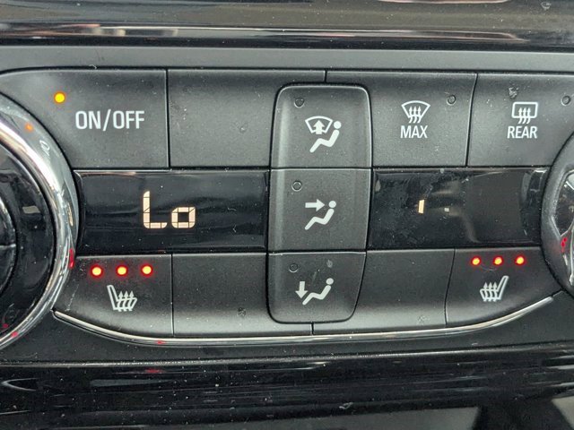Certified 2025 Chevrolet Trax LT w/ LT Convenience Package FWD image 20