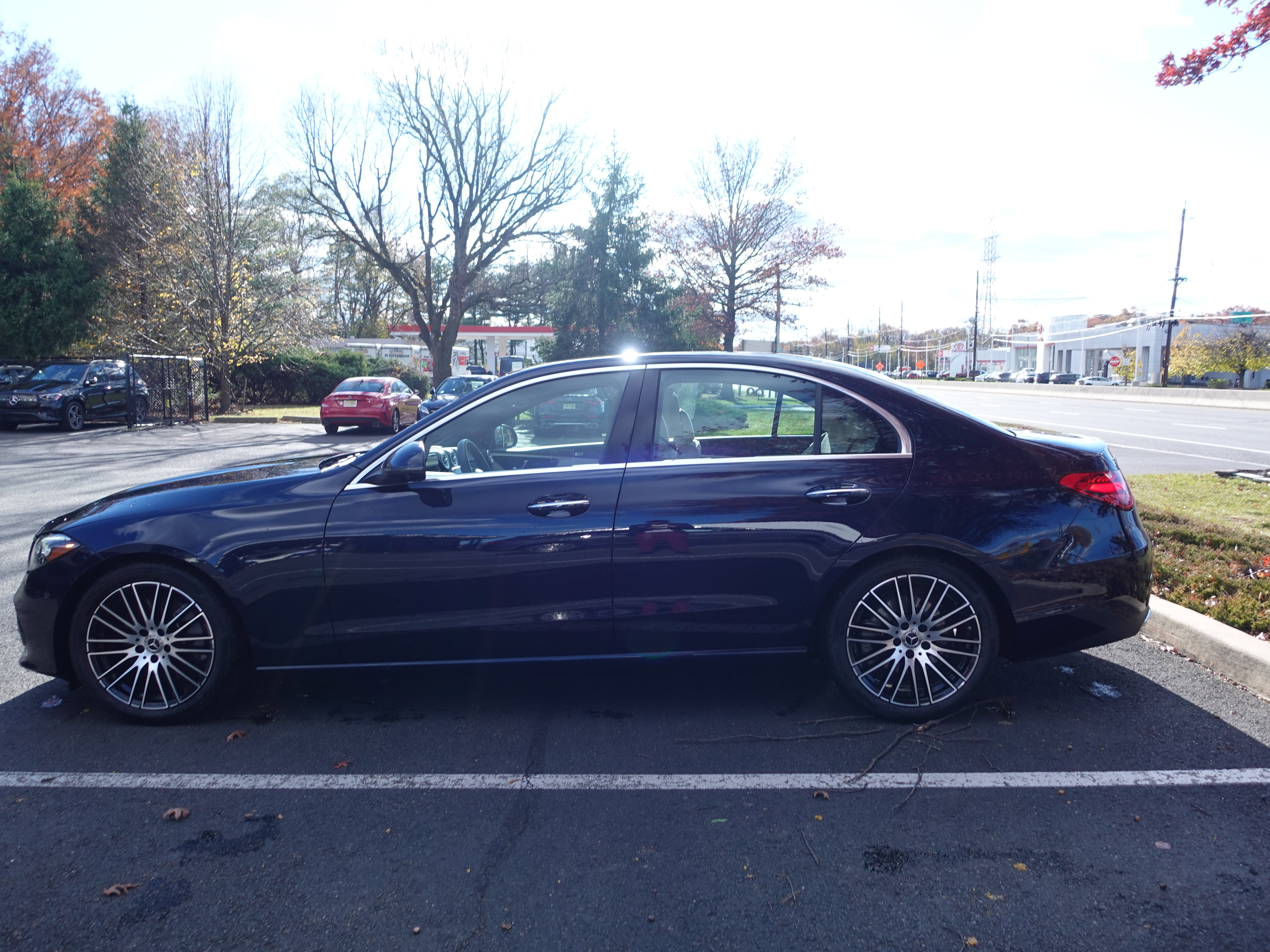 Used 2022 Mercedes-Benz C 300 4MATIC Sedan image 4