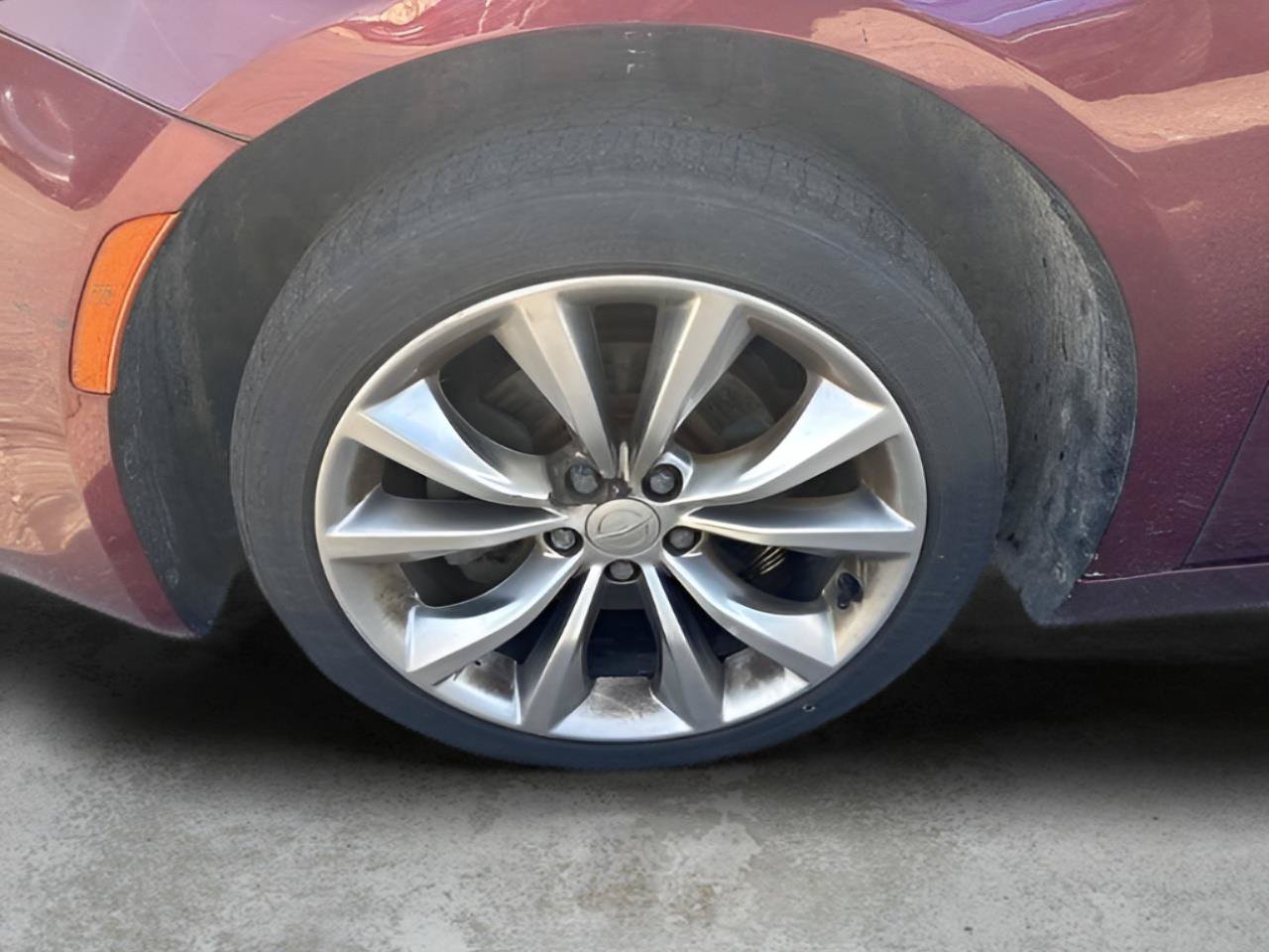 Used 2015 Chrysler 200 S FWD image 8