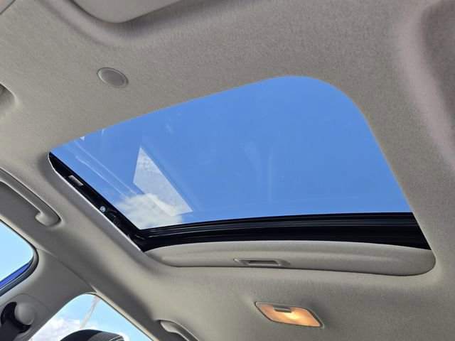 Certified 2025 Hyundai Venue SEL FWD image 16