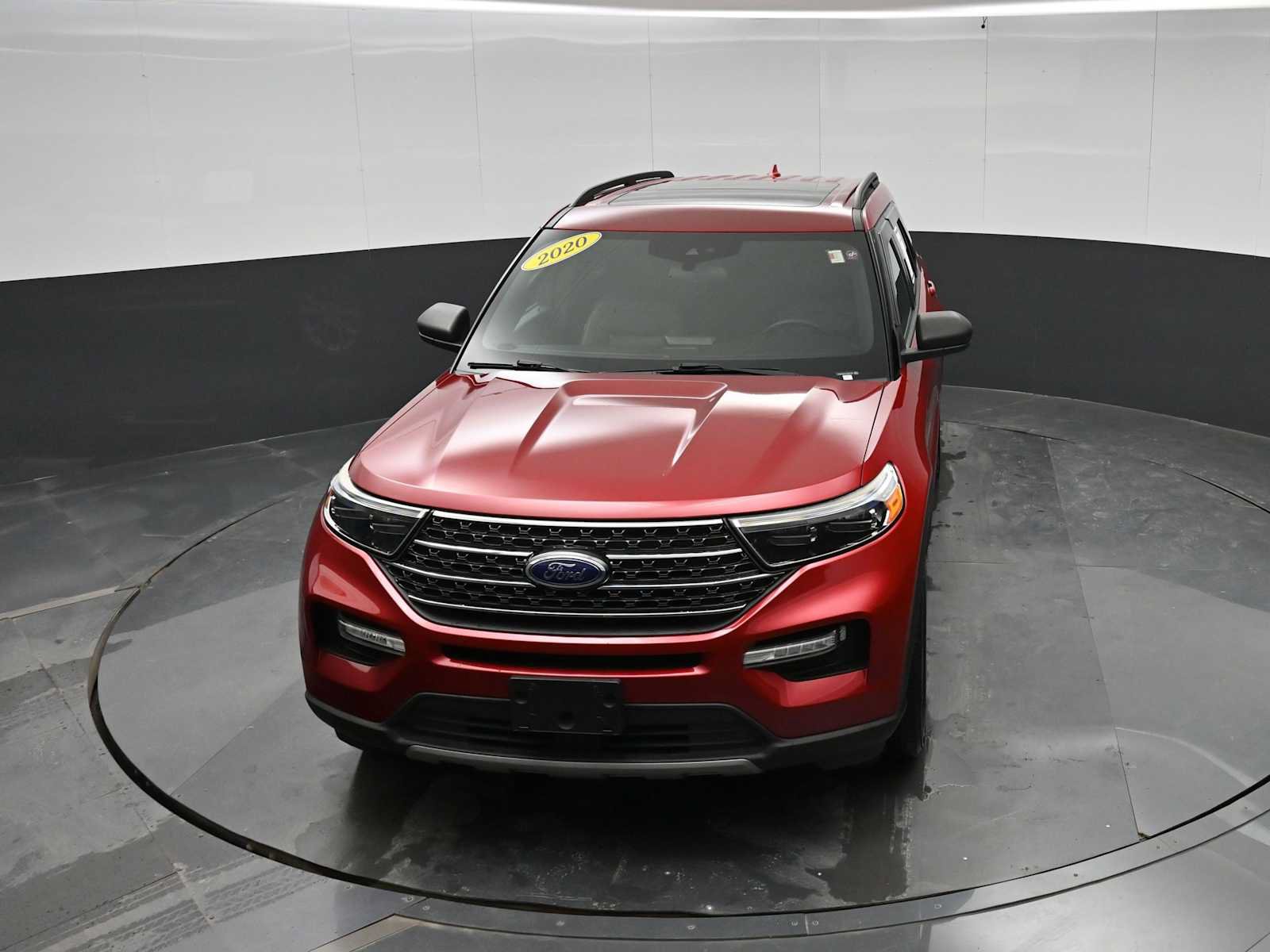 Used 2020 Ford Explorer XLT w/ Equipment Group 202A AWD/4WD image 27
