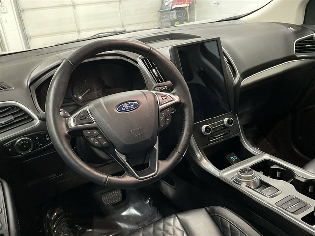 Used 2024 Ford Edge Titanium image 18