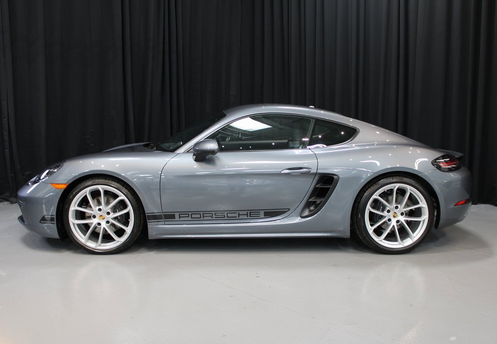 New 2025 Porsche 718 Cayman image 2