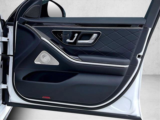 Used 2025 Mercedes-Benz S 580e 4MATIC Sedan image 19