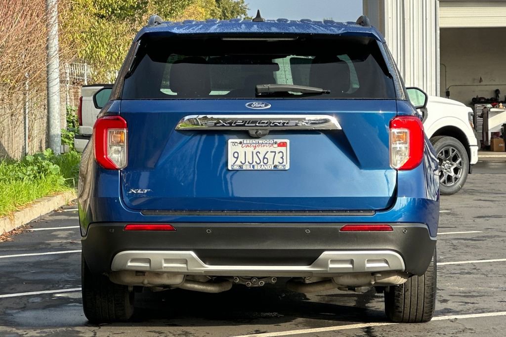 Certified 2022 Ford Explorer XLT w/ Equipment Group 202A image 8