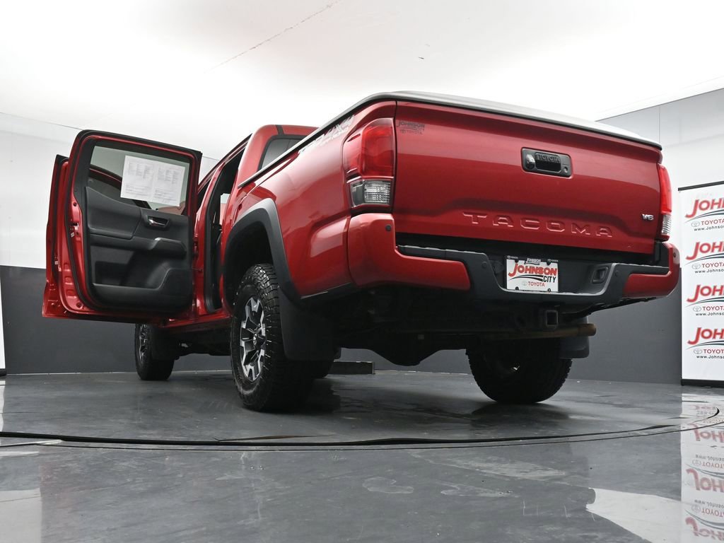 Used 2016 Toyota Tacoma TRD Off-Road w/ Premium & Technology Package image 40
