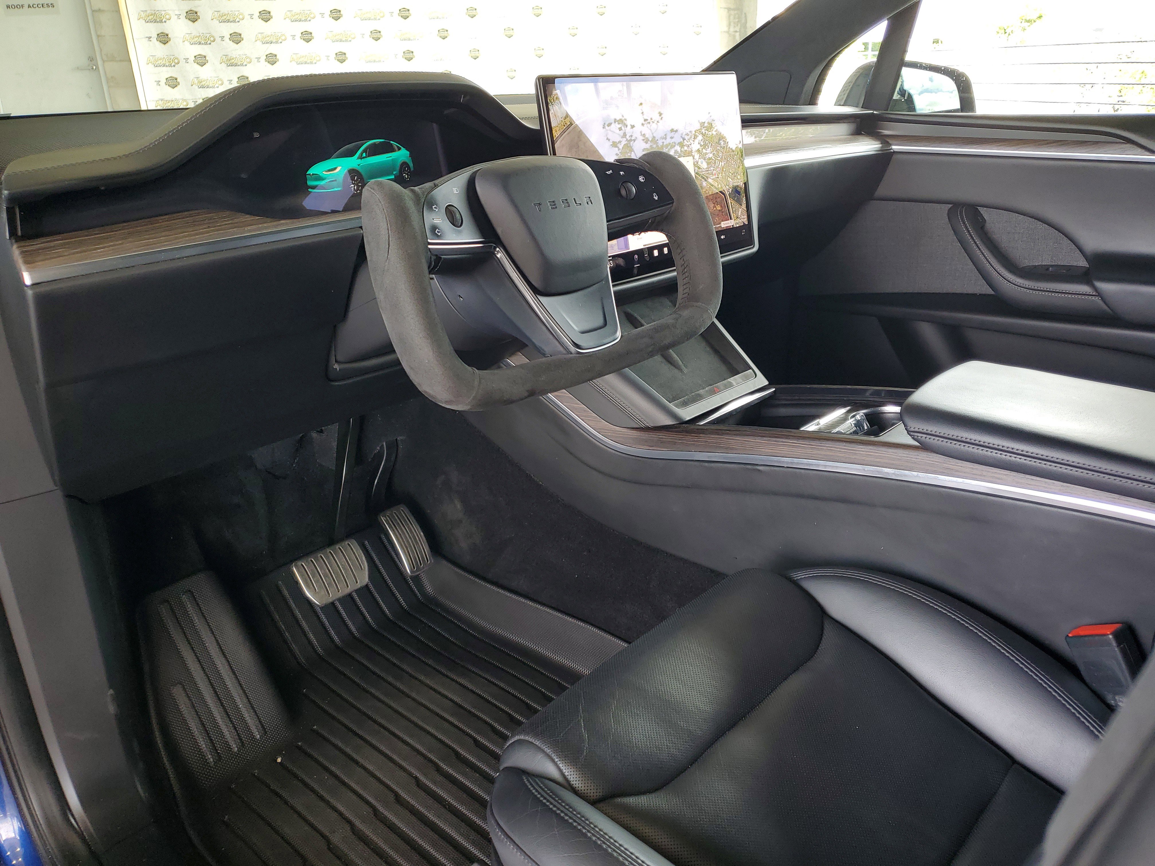 Used 2022 Tesla Model X image 15