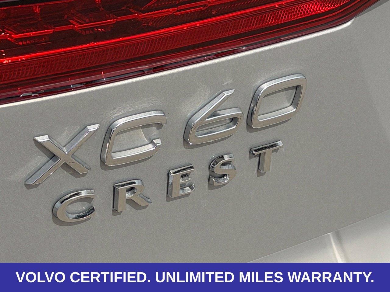 Certified 2025 Volvo XC60 B5 Plus AWD/4WD image 13