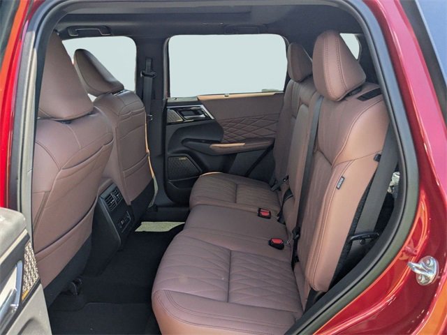 New 2025 Mitsubishi Outlander SEL image 13