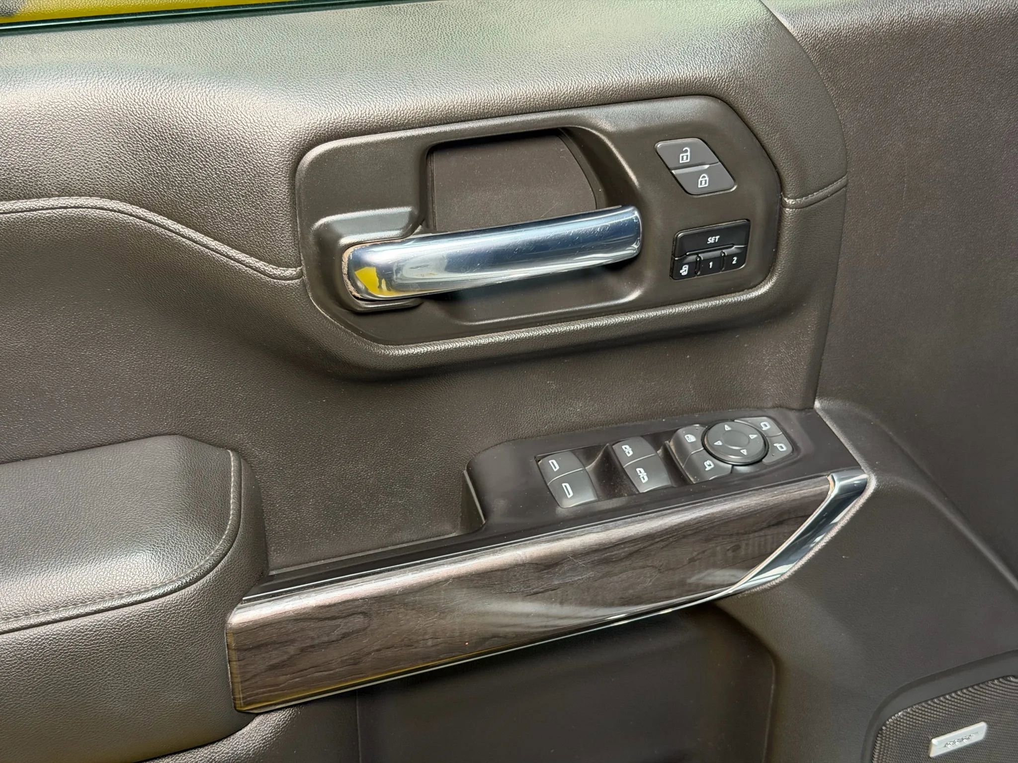 Used 2020 Chevrolet Silverado 1500 LTZ image 34