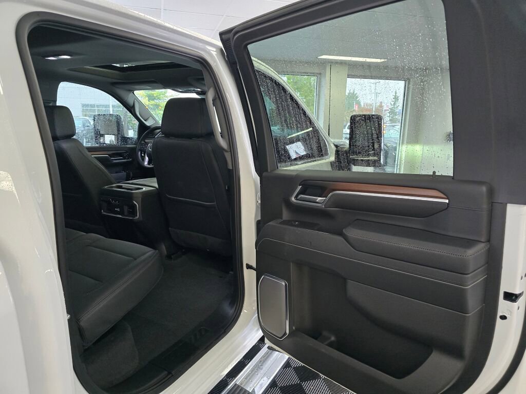 Used 2025 GMC Sierra 3500 Denali w/ Denali Reserve Package image 41
