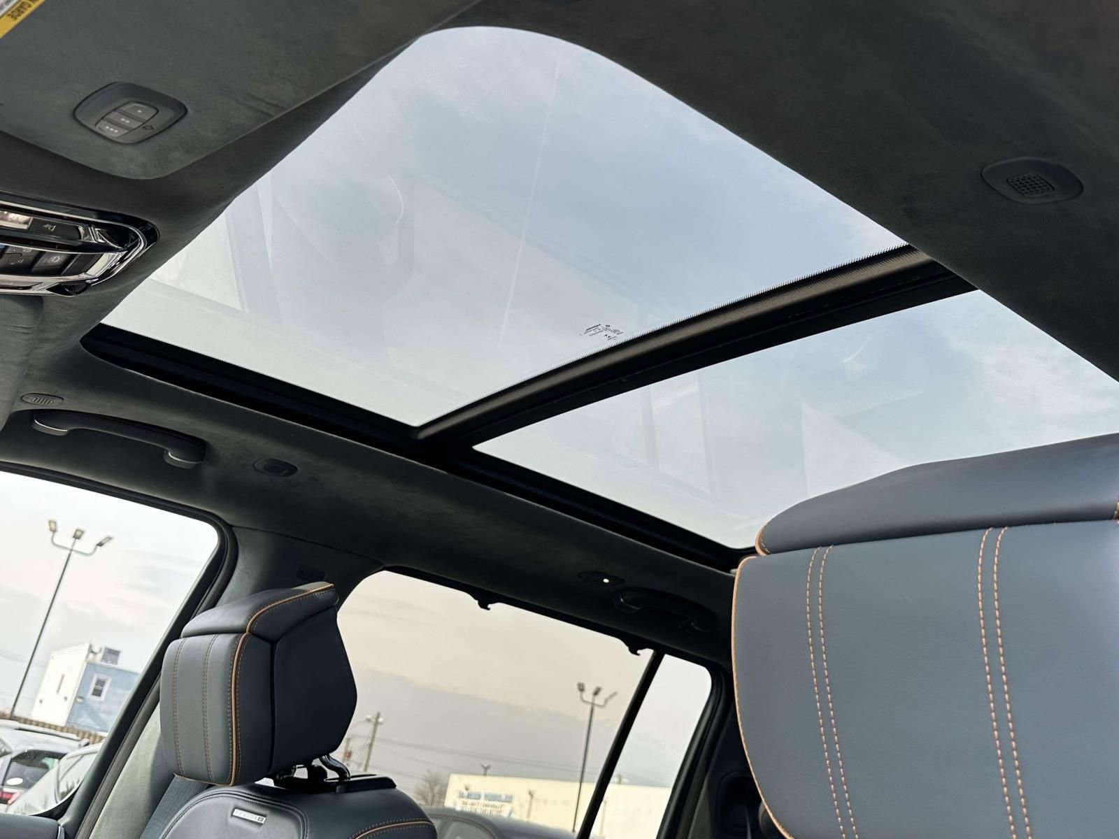 Used 2022 Jeep Grand Wagoneer Series II w/ Convenience Group III image 9