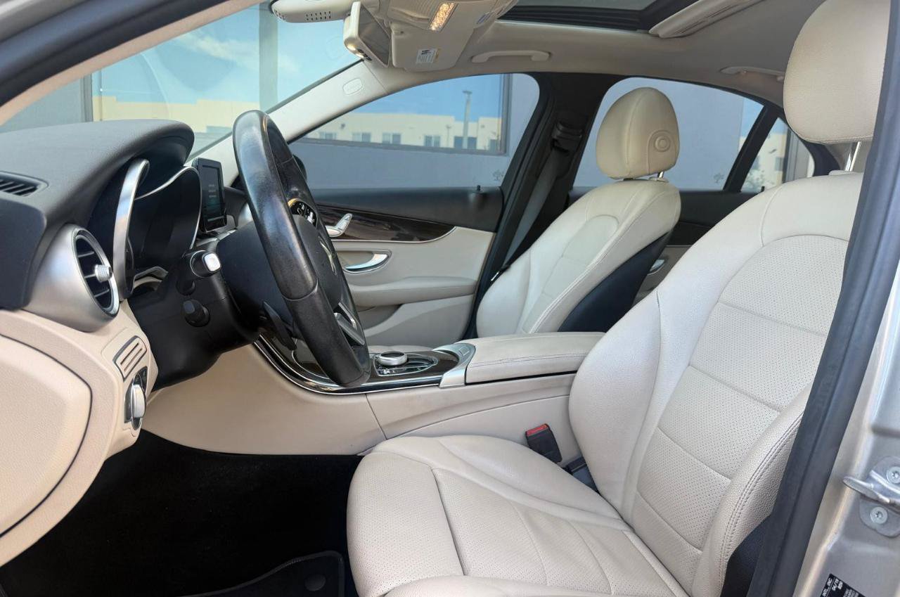 Used 2019 Mercedes-Benz C 300 Sedan image 11